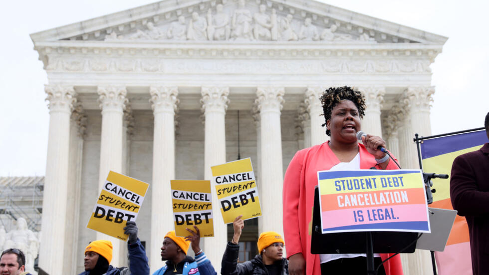 États-Unis : la légalité de l'annulation de la dette étudiante examinée par la Cour suprême États-Unis : la légalité de l'annulation de la dette étudiante examinée par la Cour suprême