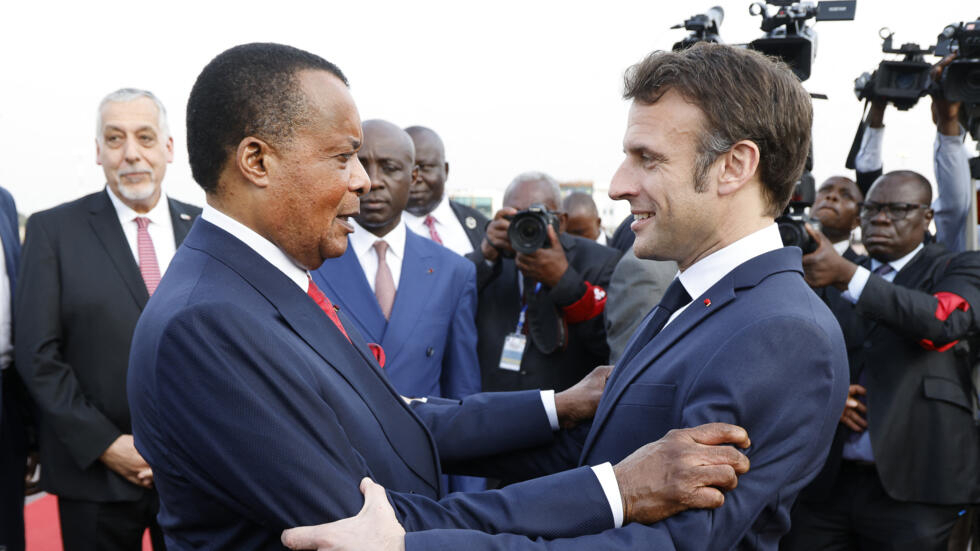 Après l'Angola, Emmanuel Macron poursuit sa tournée africaine au Congo et en RD Congo Après l'Angola, Emmanuel Macron poursuit sa tournée africaine au Congo et en RD Congo