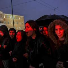 Deuil, manifestations et colère après "le pire accident ferroviaire de l'histoire en Grèce" Deuil, manifestations et colère après "le pire accident ferroviaire de l'histoire en Grèce"