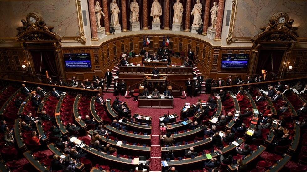 Retraites : les régimes spéciaux débattus au Sénat, grève reconductible dans la filière énergie