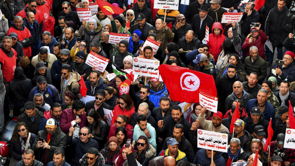 Discours antimigrants en Tunisie : "Une façon de faire oublier les problèmes du pays"