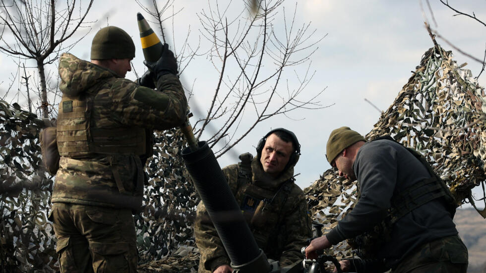 La bataille pour le Donbass est "douloureuse et difficile" selon Zelensky