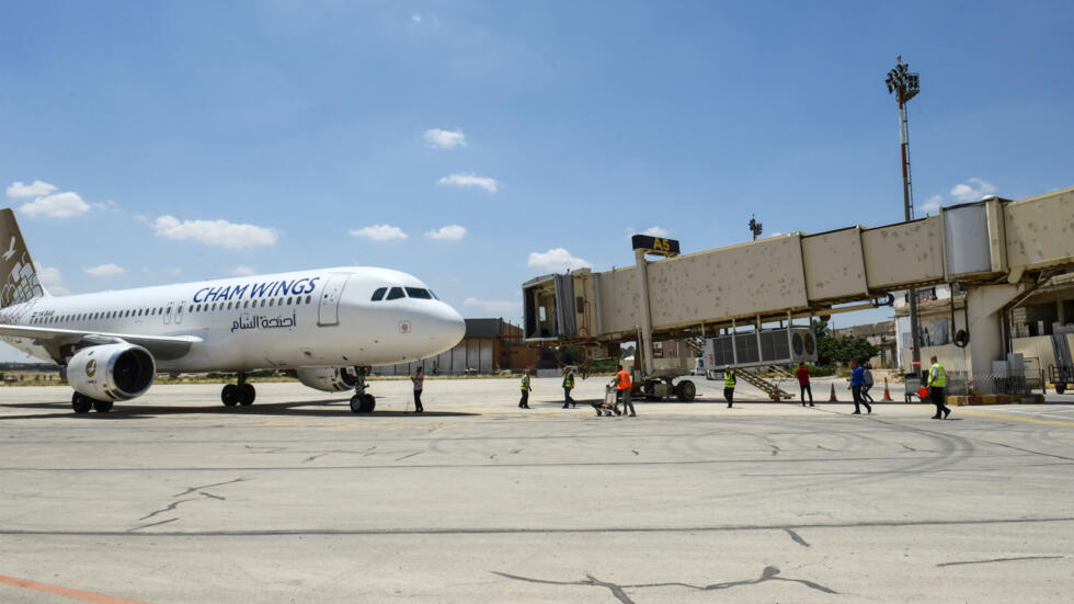 Un raid israélien provoque la mise hors service de l'aéroport international d'Alep Un raid israélien provoque la mise hors service de l'aéroport international d'Alep