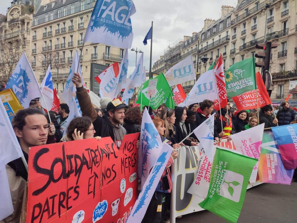 Réforme des retraites : à Paris, des manifestants décidés à "mettre la France à l'arrêt"