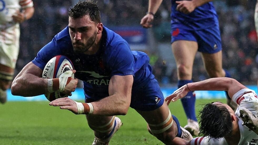 Tournoi des Six Nations : les Bleus écrasent les Anglais et signent une victoire historique