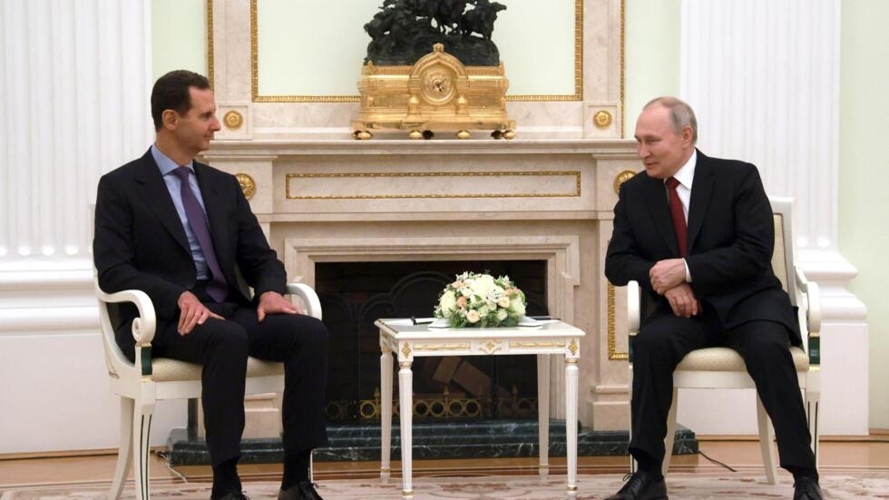Vladimir Poutine et Bachar al-Assad s'entretiennent à Moscou, réconciliation turco-syrienne au menu Vladimir Poutine et Bachar al-Assad s'entretiennent à Moscou, réconciliation turco-syrienne au menu