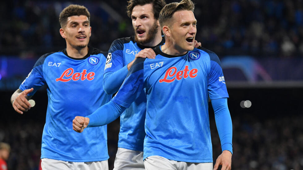 Ligue des champions : Naples assure contre Francfort, carton plein pour l'Italie en 8e de finale Ligue des champions : Naples assure contre Francfort, carton plein pour l'Italie en 8e de finale