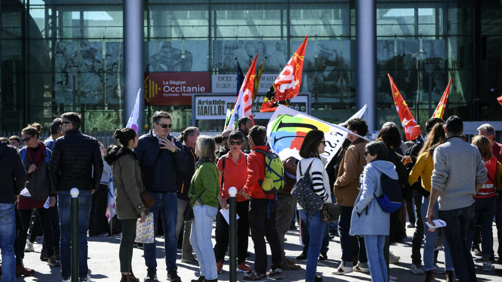 Enseignants contre la réforme des retraites : "Après la sidération du 49.3, la colère monte"