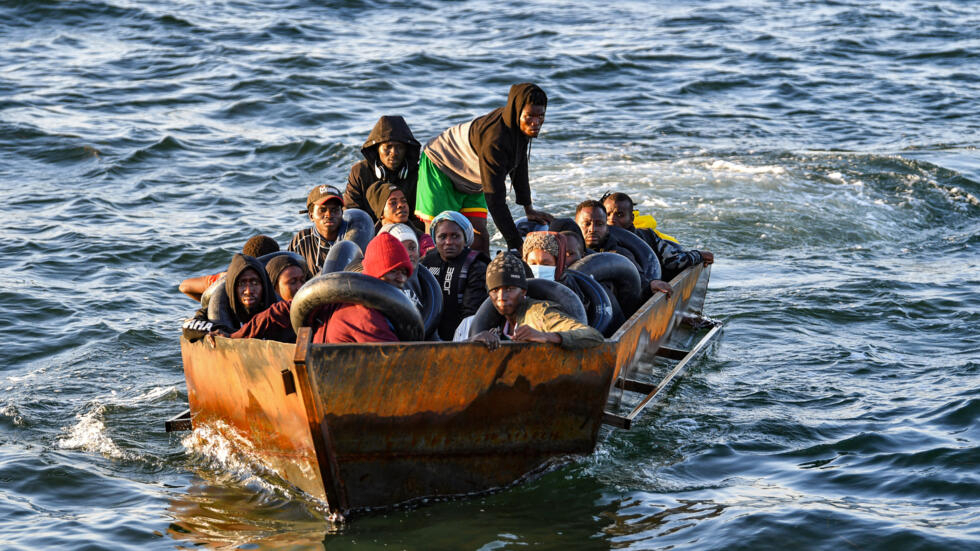 Naufrage meurtrier d'une embarcation de migrants au large de la Tunisie Naufrage meurtrier d'une embarcation de migrants au large de la Tunisie