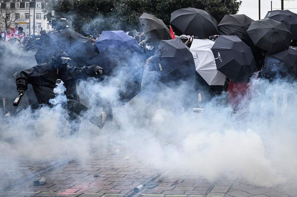 Réforme des retraites : nuit incandescente à Paris et dans plusieurs villes de France