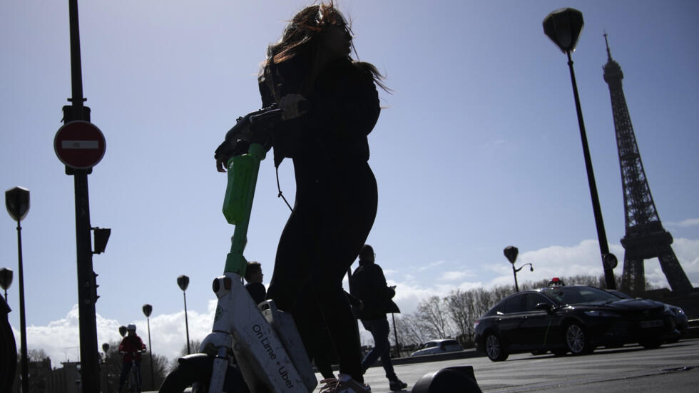 Les Parisiens votent contre les trottinettes en libre-service