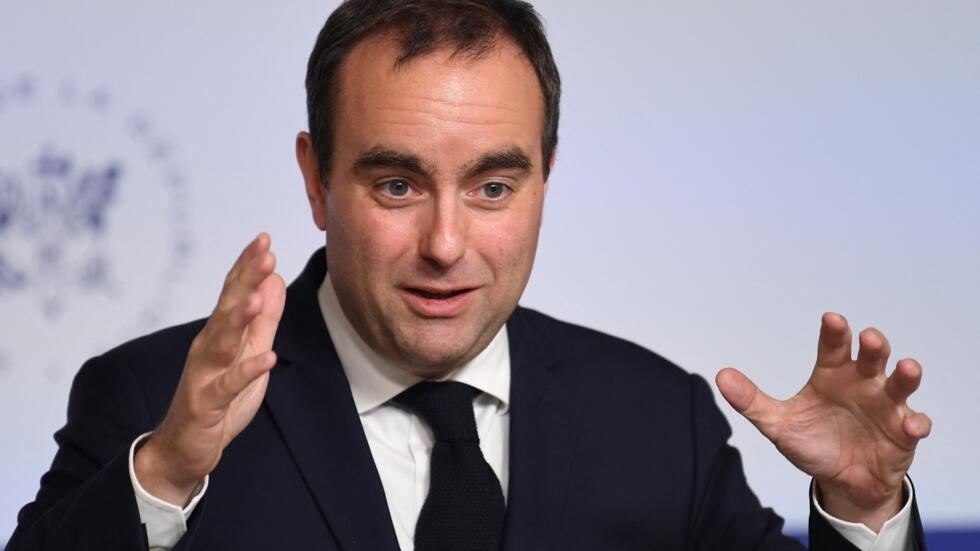 Pour Lecornu, "il n'y a rien de trop" dans les 413 milliards de la Loi de programmation militaire Pour Lecornu, "il n'y a rien de trop" dans les 413 milliards de la Loi de programmation militaire