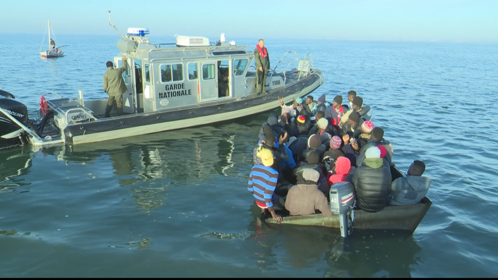"Je vais réessayer la traversée" : en Tunisie, les départs de migrants se multiplient "Je vais réessayer la traversée" : en Tunisie, les départs de migrants se multiplient