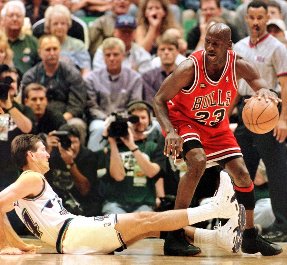 Une paire de baskets portée par Michael Jordan vendue 2,2 millions de dollars, un record