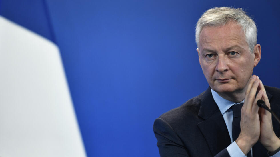 Jour 1 de "l’apaisement" : Bruno Le Maire et le gouvernement ciblent les fraudeurs étrangers