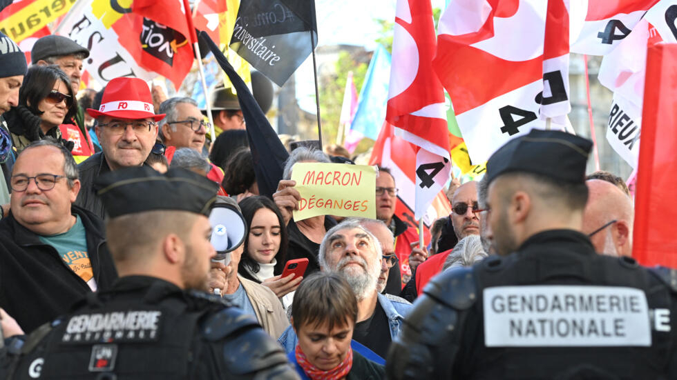 L'apaisement voulu par Emmanuel Macron mis à mal par la guerre d'usure de ses opposants