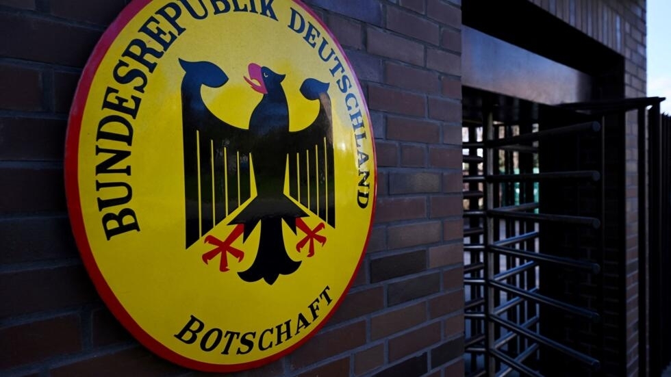 La Russie annonce l'expulsion d'une vingtaine de diplomates allemands La Russie annonce l'expulsion d'une vingtaine de diplomates allemands