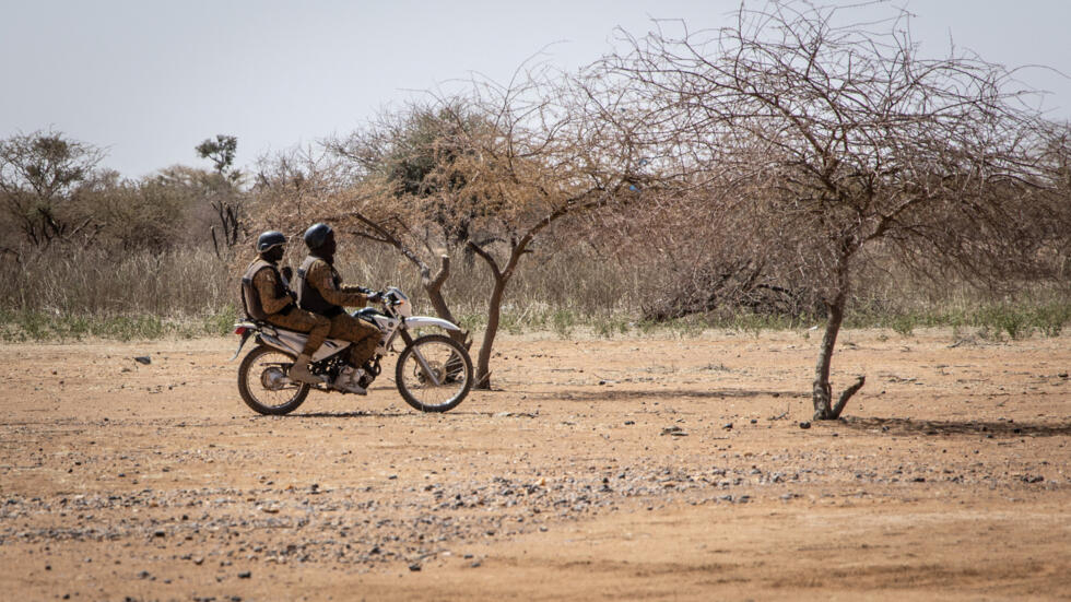 Burkina Faso : une soixantaine de civils massacrés par des hommes en uniforme de l'armée Burkina Faso : une soixantaine de civils massacrés par des hommes en uniforme de l'armée