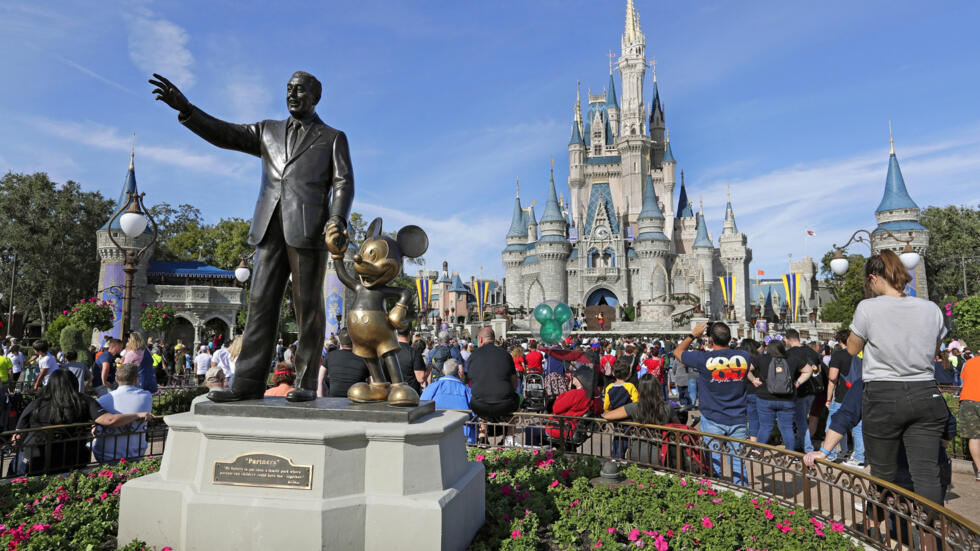 Floride : Disney porte plainte contre le gouverneur Ron DeSantis, l'accusant de "vengeance ciblée"