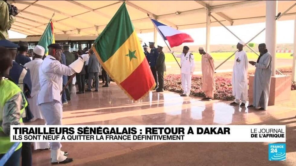 Neuf tirailleurs sénégalais quittent la France pour finir leur vie au Sénégal Neuf tirailleurs sénégalais quittent la France pour finir leur vie au Sénégal