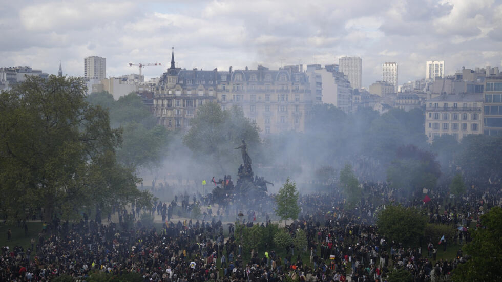 En France, un 1er-Mai marqué par une forte mobilisation et de nombreuses violences