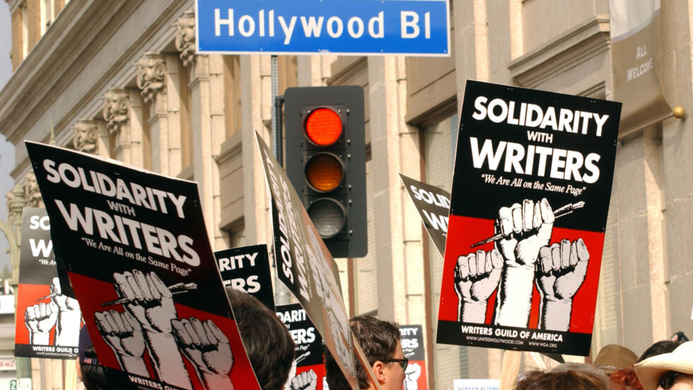 Hollywood : les scénaristes se mettent en grève faute d'accord Hollywood : les scénaristes se mettent en grève faute d'accord