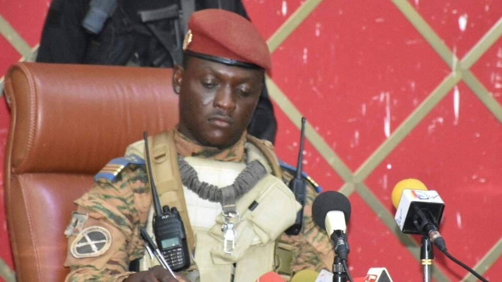 Massacre au Burkina : le président veut éviter des "conclusions hâtives" accusant l'armée Massacre au Burkina : le président veut éviter des "conclusions hâtives" accusant l'armée