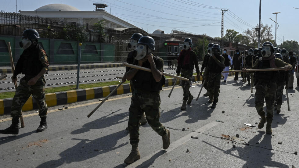 Au Pakistan, l'armée déployée face aux manifestants soutenant l'ex-Premier ministre Khan