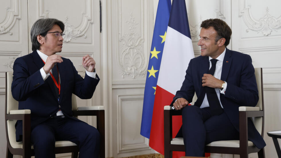 "Choose France" : Emmanuel Macron reçoit plus de 200 patrons étrangers à Versailles "Choose France" : Emmanuel Macron reçoit plus de 200 patrons étrangers à Versailles