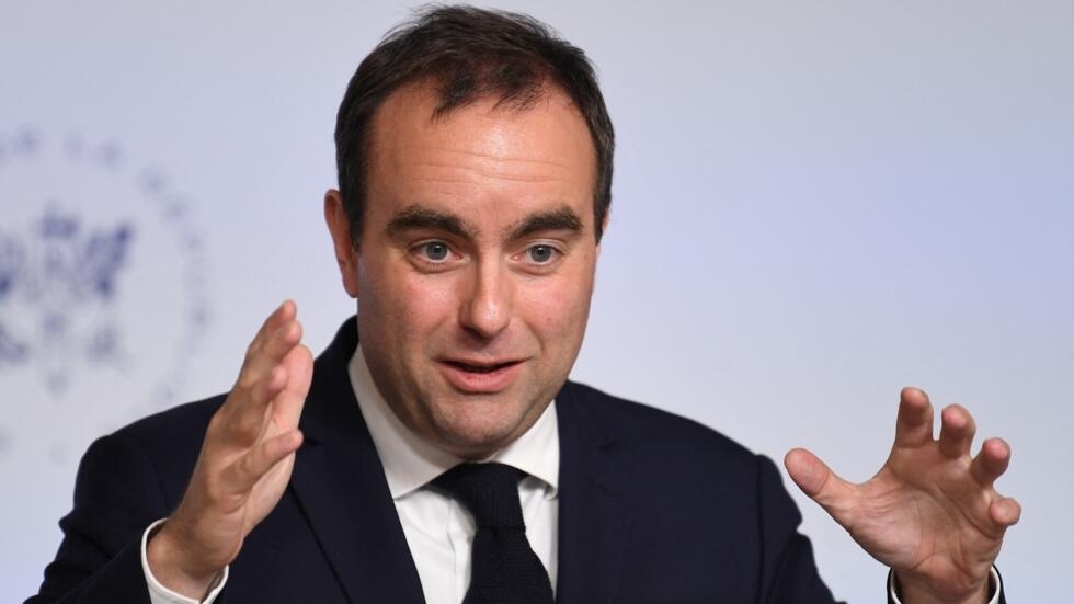 Armée : Sébastien Lecornu défend un budget de 413 milliards pour réparer "l'outil de défense" Armée : Sébastien Lecornu défend un budget de 413 milliards pour réparer "l'outil de défense"