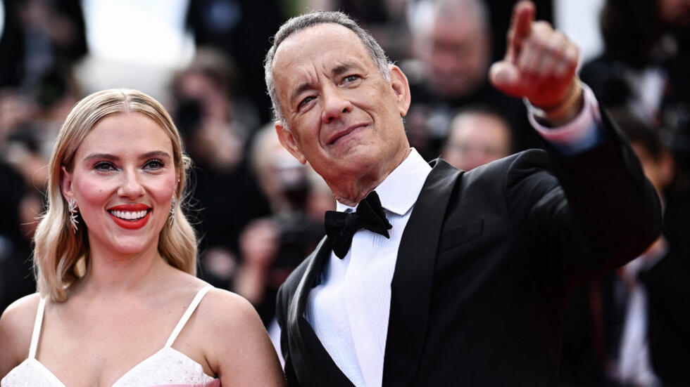 Cannes 2023 : Tom Hanks et Scarlett Johansson sur le tapis rouge pour le nouveau Wes Anderson