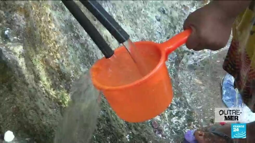 Sécheresse à Mayotte : les coupures d'eau font désormais partie du quotidien de la population Sécheresse à Mayotte : les coupures d'eau font désormais partie du quotidien de la population