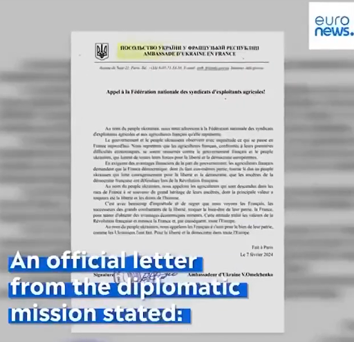 Des agriculteurs français déversant du fumier devant l’ambassade ukrainienne : une intox pro-russe