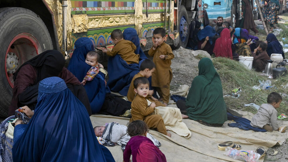 Exode massif des Afghans du Pakistan, à la date butoir pour le début des expulsions Exode massif des Afghans du Pakistan, à la date butoir pour le début des expulsions