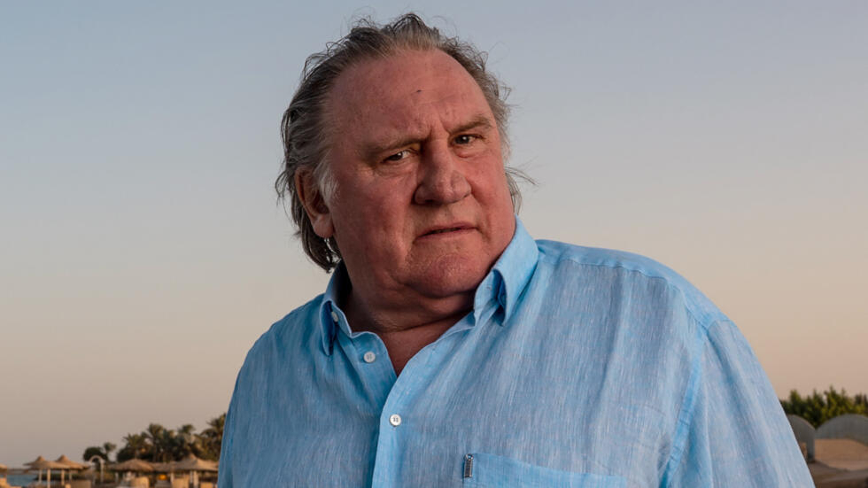 "Quand le culte des grands artistes s'effondre en France" : l'affaire Depardieu vue de l'étranger