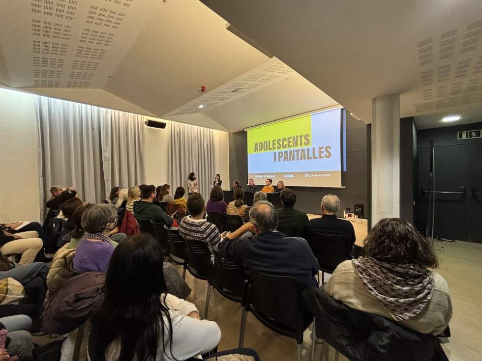 En Espagne, le mouvement "Adolescence sans portable" crée un débat national