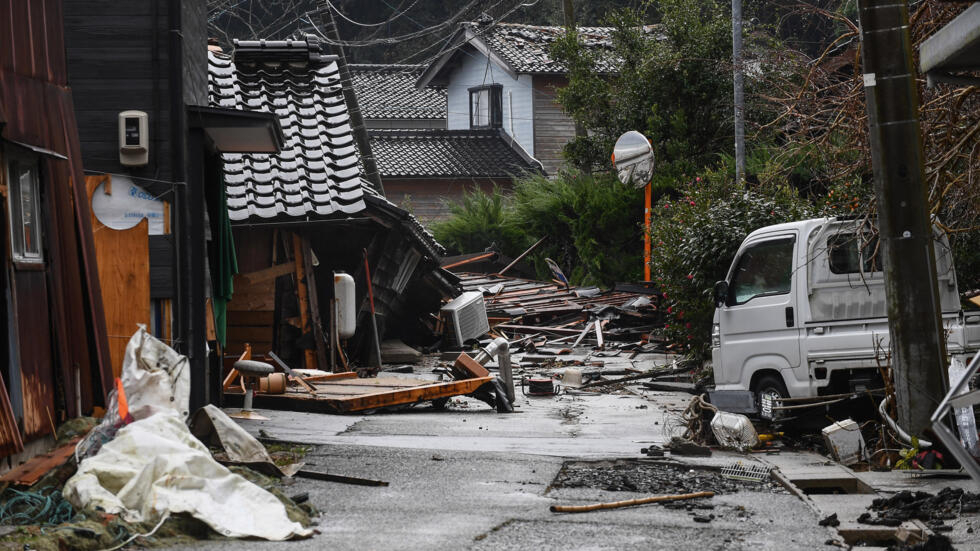 Au Japon, une nonagénaire retrouvée vivante cinq jours après le séisme