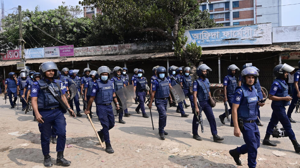 Au Bangladesh, la police ouvre le feu lors d'une manifestation d'ouvriers du textile