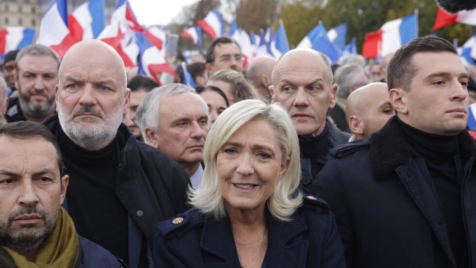 En marchant contre l’antisémitisme, Marine Le Pen fait un pas de plus vers sa normalisation