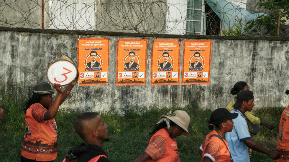 Présidentielle à Madagascar : six candidats d'opposition appellent au boycott du scrutin Présidentielle à Madagascar : six candidats d'opposition appellent au boycott du scrutin