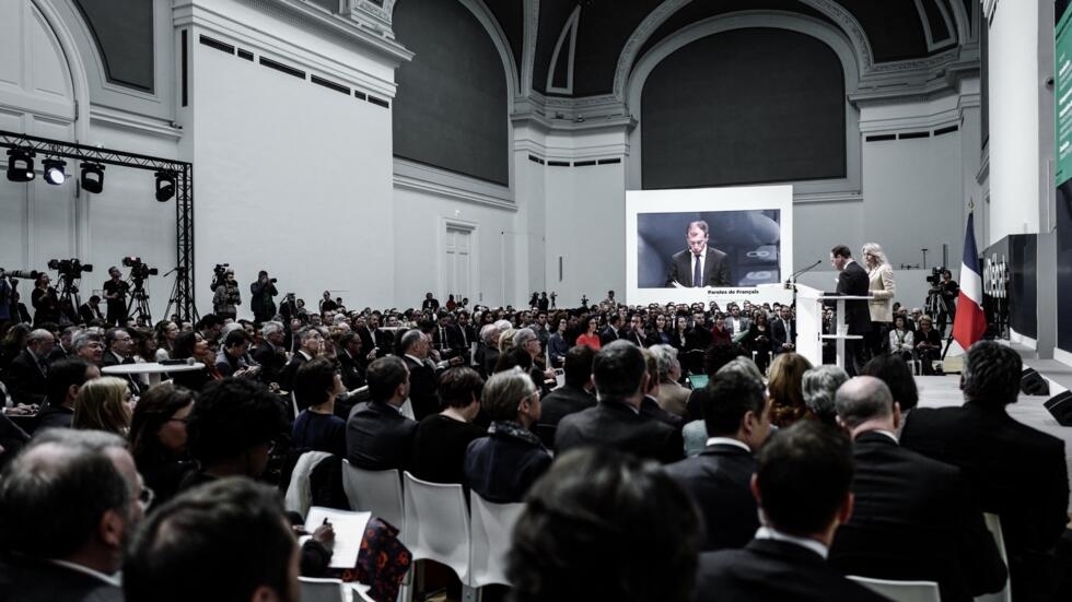 Grand débat national : "Une volonté politique de mettre sous cloche les témoignages" des citoyens Grand débat national : "Une volonté politique de mettre sous cloche les témoignages" des citoyens