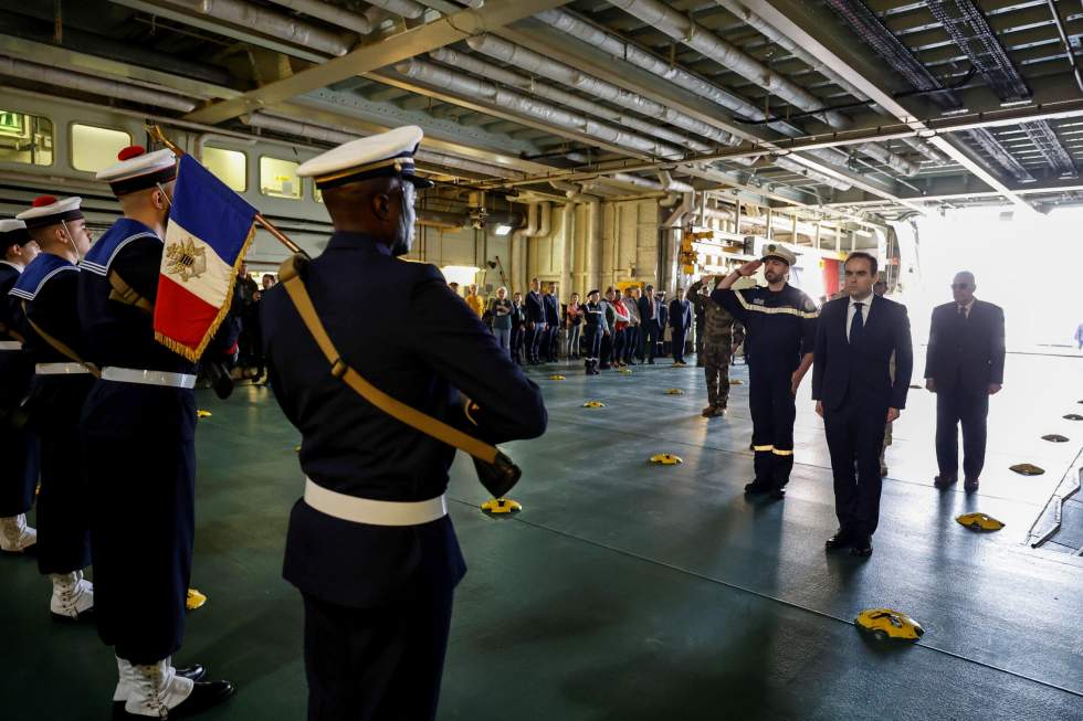 Emmanuel Macron présente ses vœux à des armées en quête de cap, notamment en Afrique