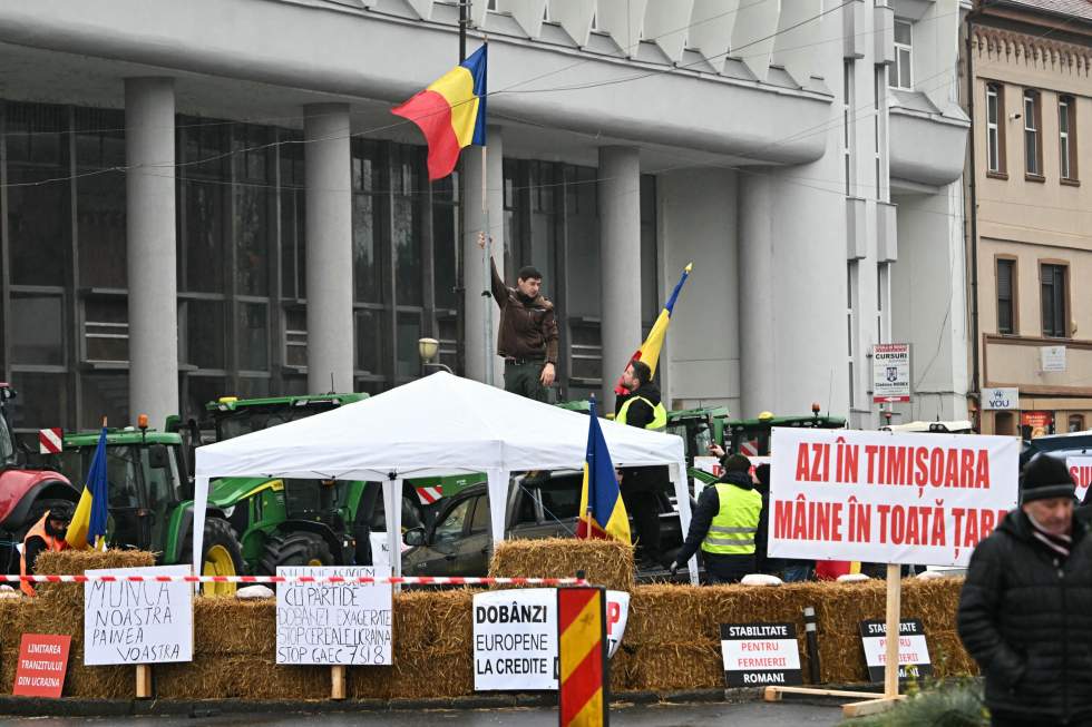 Autoroutes bloquées et manifestations : la grogne des agriculteurs se propage en Europe