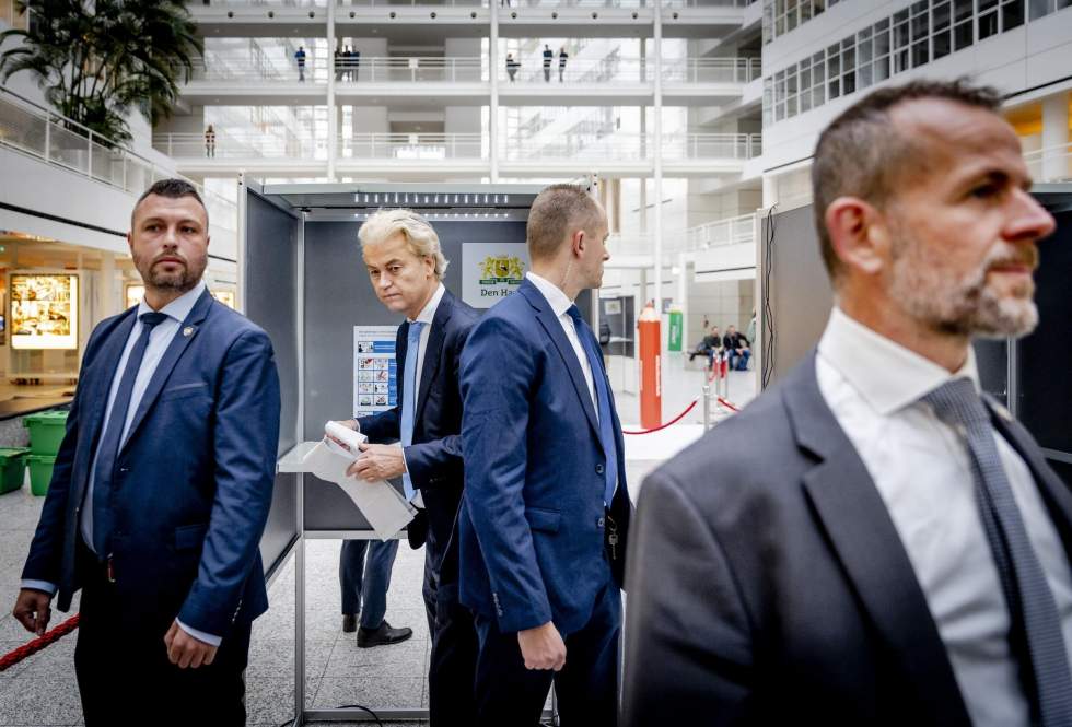 Anti-islam, anti-UE… Geert Wilders ou le triomphe bruyant de l'extrême droite aux Pays-Bas Anti-islam, anti-UE… Geert Wilders ou le triomphe bruyant de l'extrême droite aux Pays-Bas