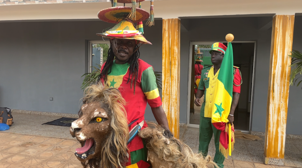 "Sénégal rek !" : une journée à la CAN aux côtés de Paco, la mascotte des Lions de la Teranga