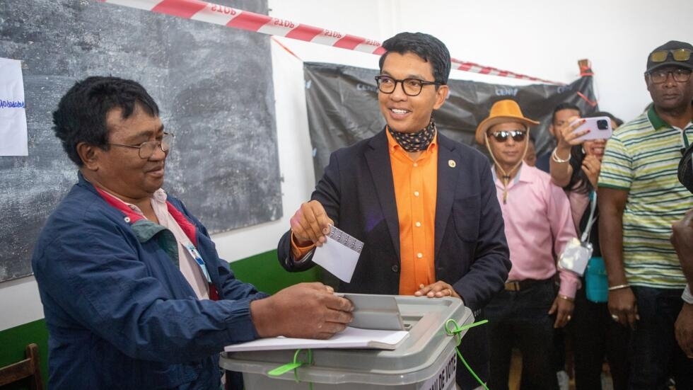 Madagascar : Andry Rajoelina réélu président, sa victoire contestée en justice