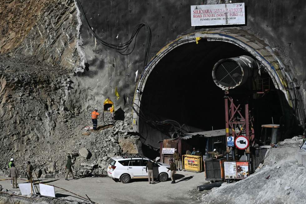 En images : les sauveteurs parviennent à sortir les 41 ouvriers du tunnel effondré en Inde En images : les sauveteurs parviennent à sortir les 41 ouvriers du tunnel effondré en Inde