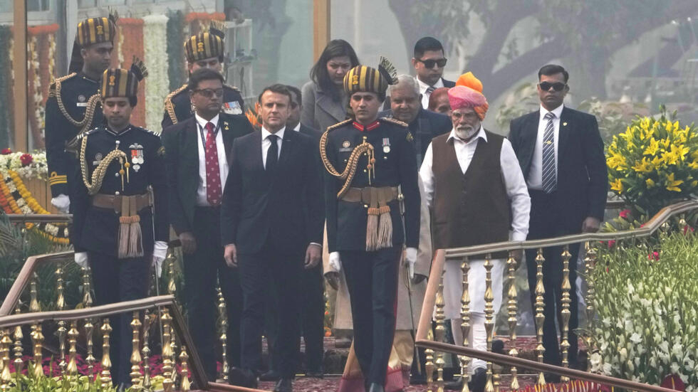 Emmanuel Macron et Narendra Modi affichent leur bonne entente lors de la fête nationale indienne