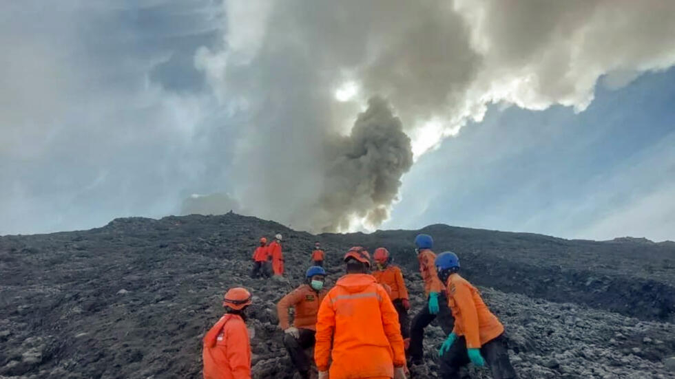 En Indonésie, le bilan de l'éruption du volcan Marapi s'élève désormais à 22 morts