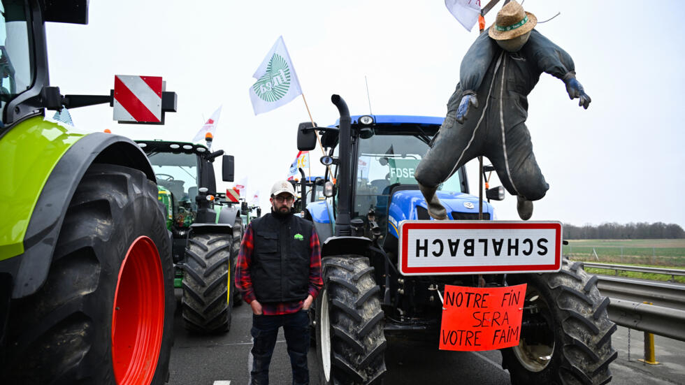 Face à la détresse du monde agricole, la remise en cause des accords de libre-échange